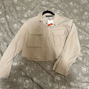 NWT! Zara cream cropped corduroy button down shirt, size S